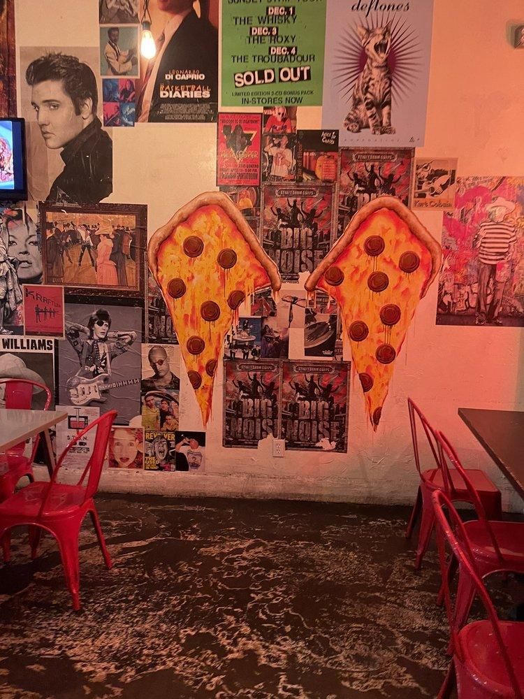 Los Angeles - Bobby's Pizzeria restaurant