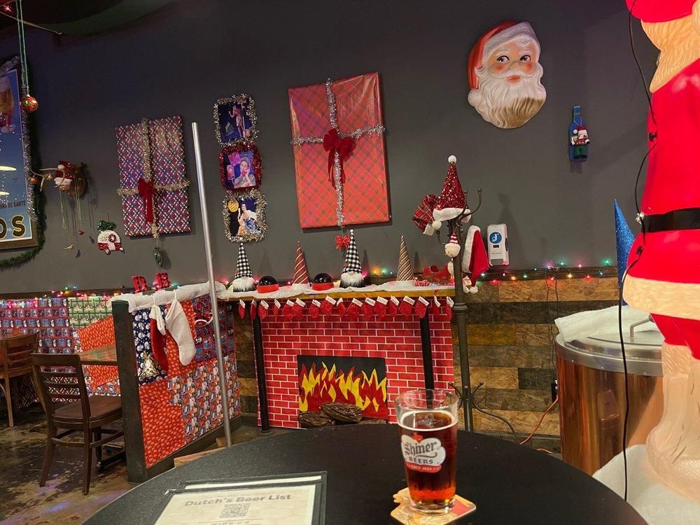 Long Beach - Dutch's BrewHouse restaurant