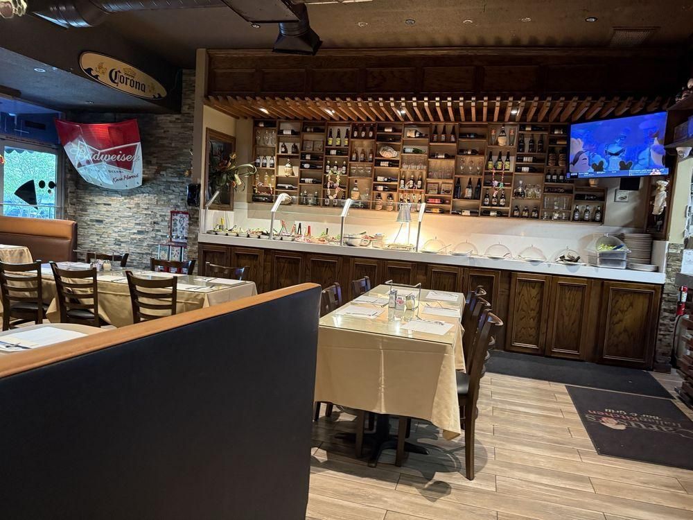 Los Angeles - Caruso's Italian Kitchen restaurant