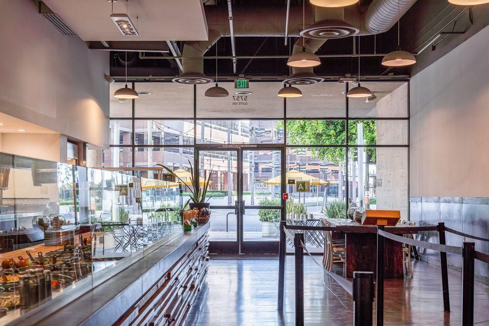 Los Angeles - MIXT Salads restaurant