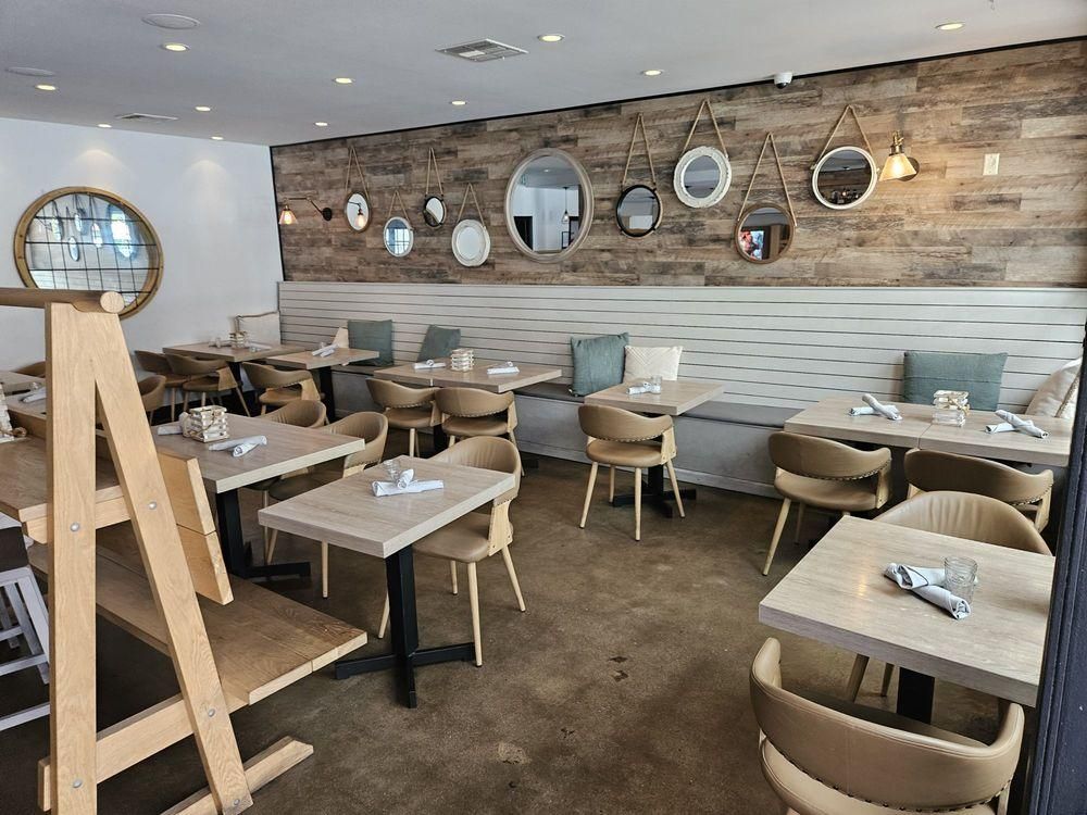Redondo Beach - The Hook & Plow restaurant