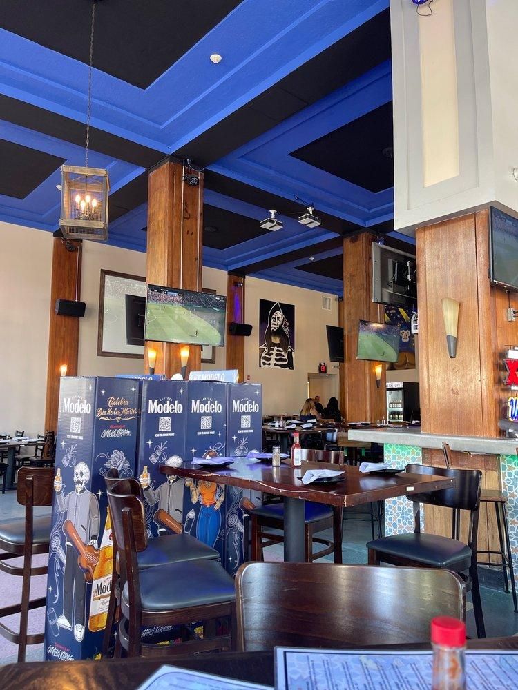 Pomona - Luchador Bar+Kitchen restaurant