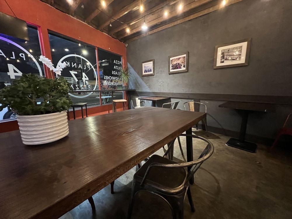 Los Angeles - Plank 47 Pizza restaurant