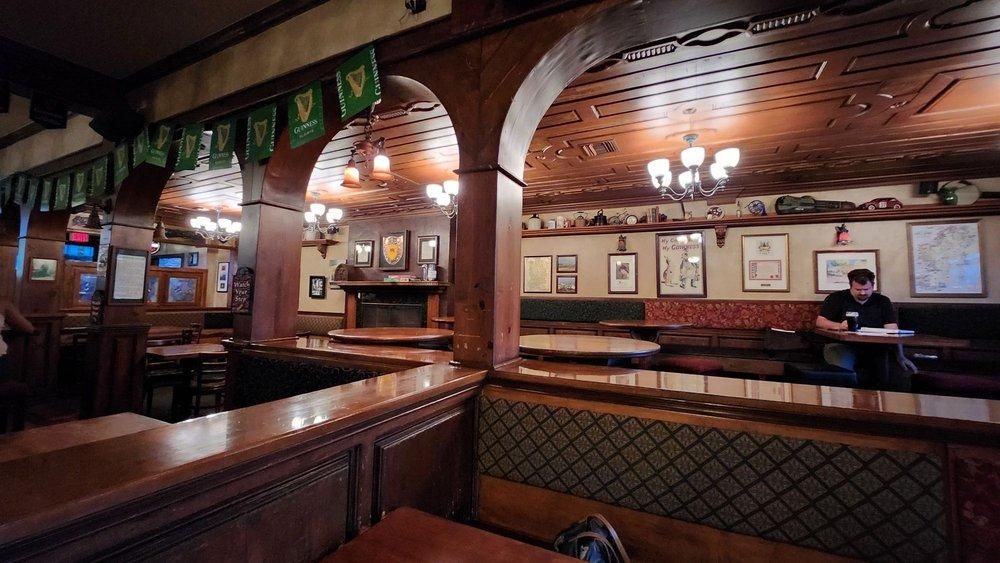 Seal Beach - O'Malley's On Main restaurant