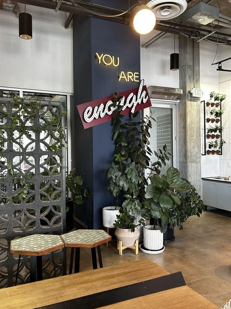 Los Angeles - Black Canvas Coffee restaurant