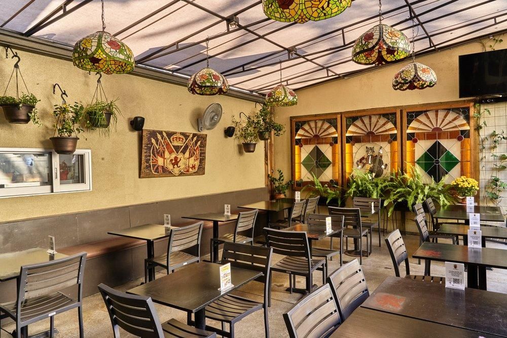 West Hollywood - The Cat & Fiddle Pub & Restaurant restaurant