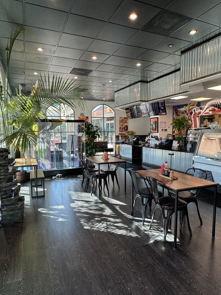 Los Angeles - Fishbone Seafood Woodland Hills restaurant
