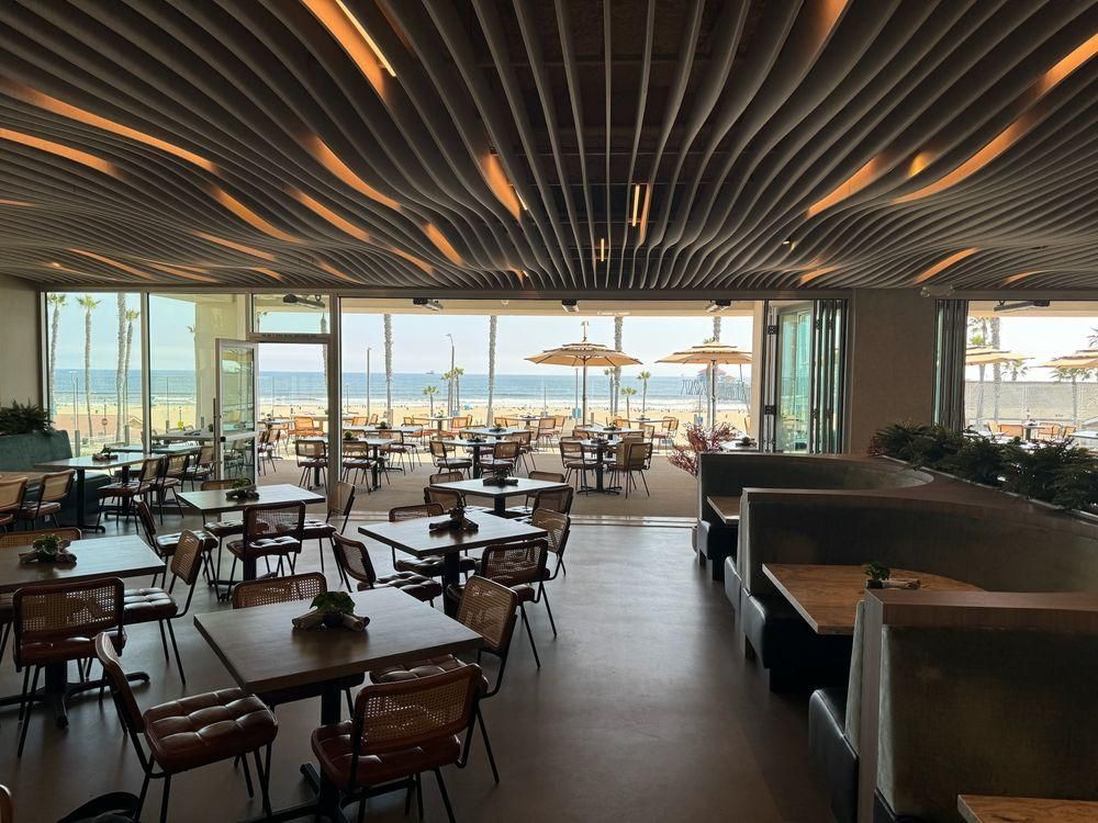 Huntington Beach - Jolie Restaurant & Rooftop restaurant