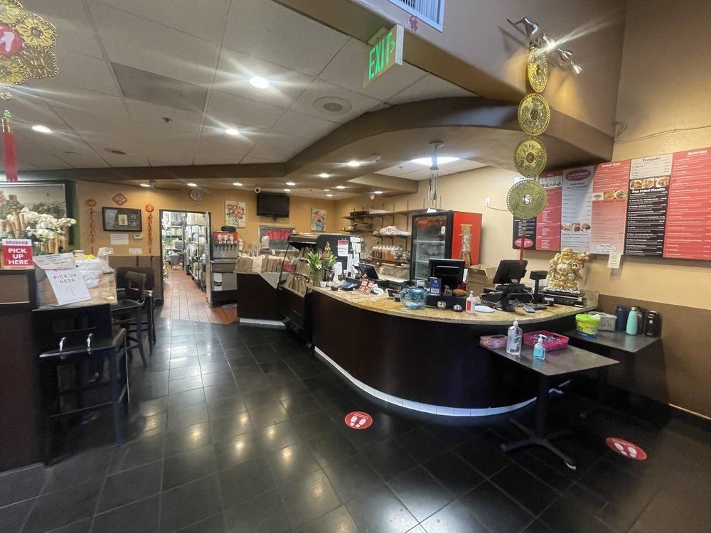 San Juan Capistrano - Titan's Pho Asian Bistro restaurant
