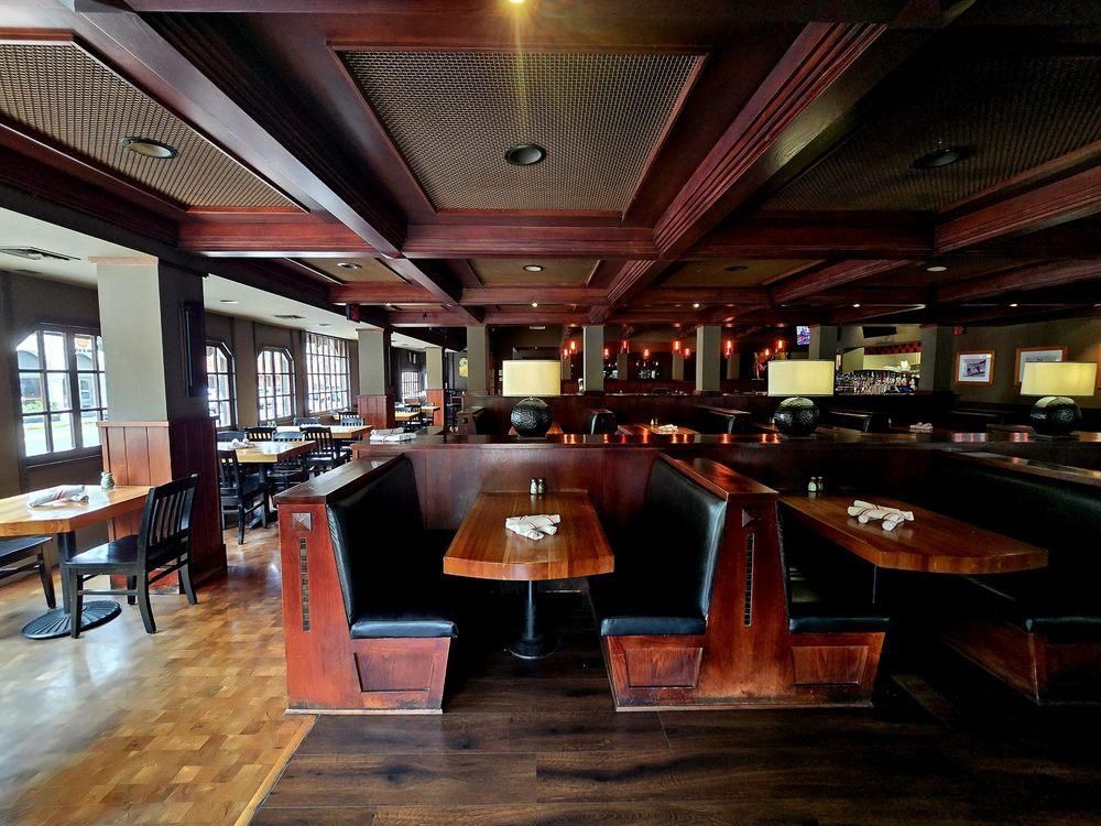 Laguna Beach - Lumberyard restaurant