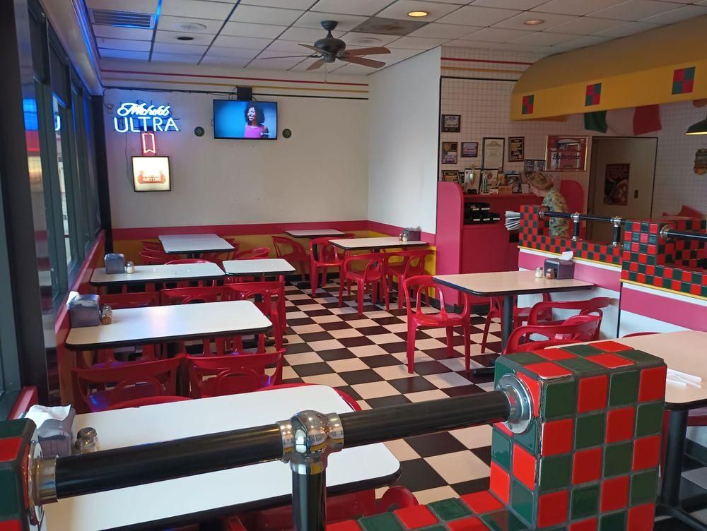 Mission Viejo - Rubino's Pizza restaurant