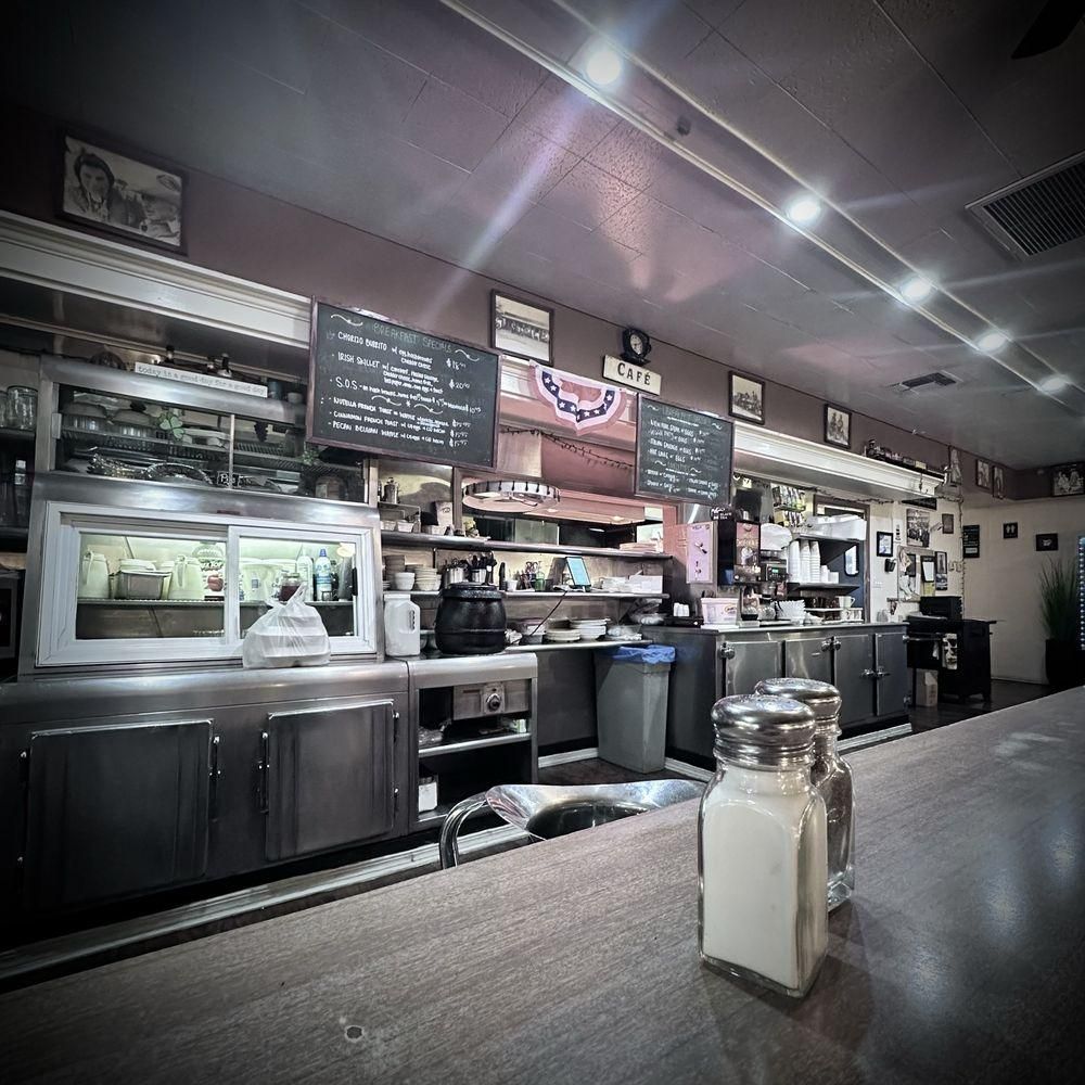 Santa Clarita - The Original Saugus Cafe restaurant