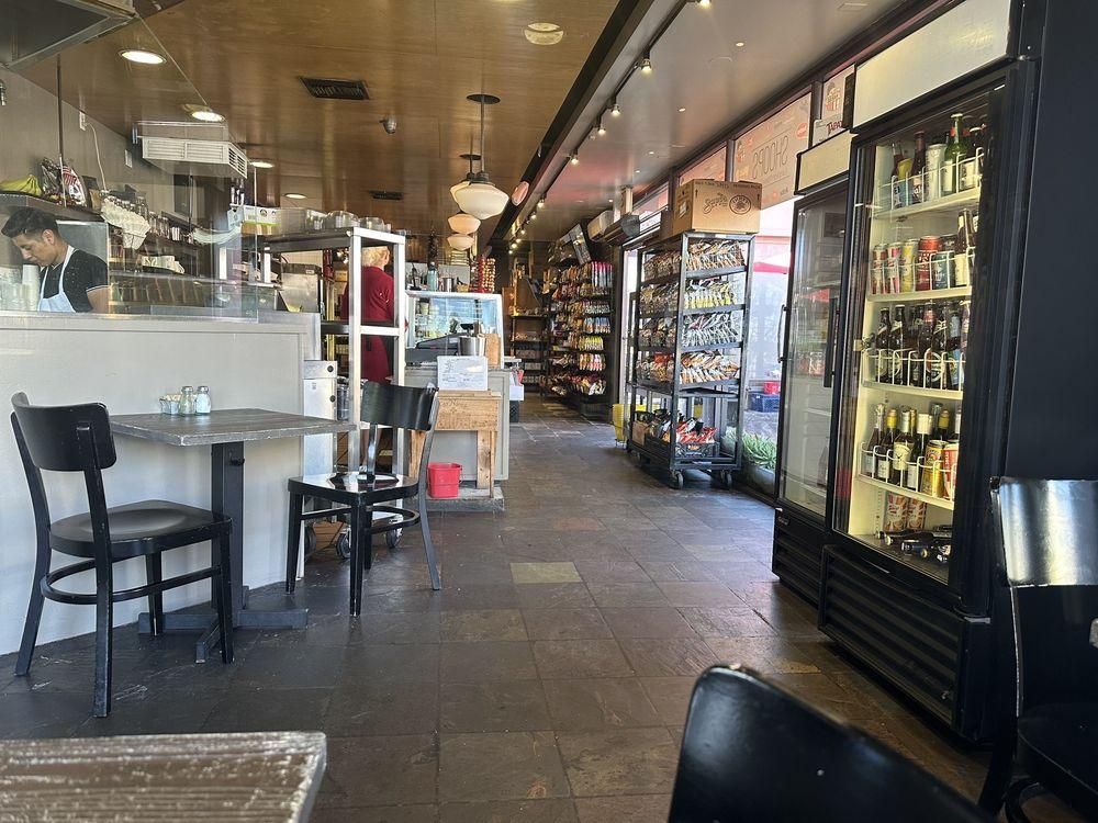 Santa Monica - Shoop's Delicatessen restaurant