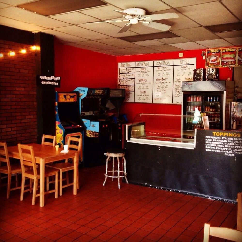 Long Beach - Pinches Pizzas restaurant
