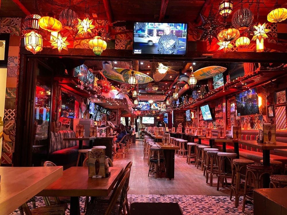 Huntington Beach - Baja Sharkeez restaurant