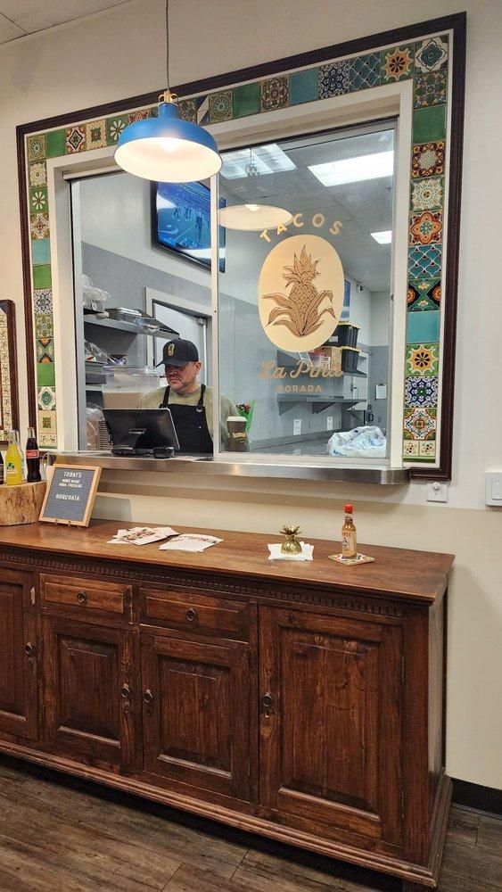 Costa Mesa - Tacos La Pina restaurant