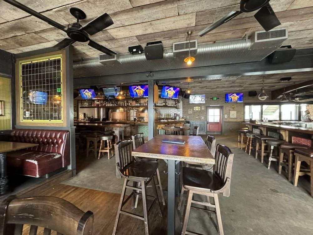 Newport Beach - Helmsman Ale House restaurant