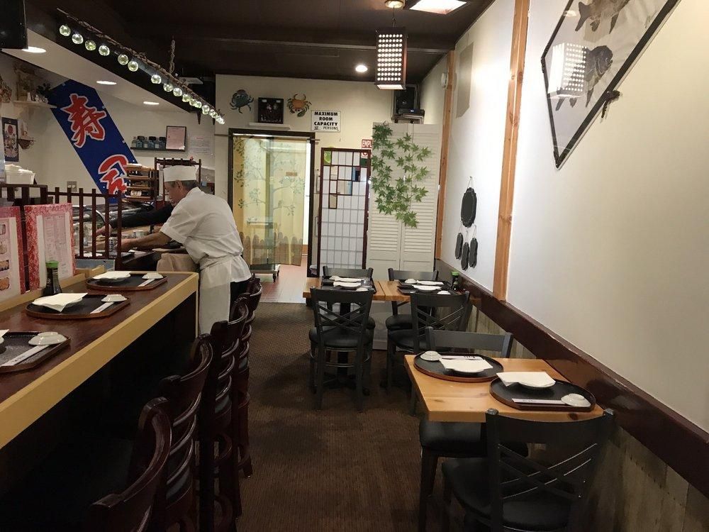 Los Angeles - Little Brother's Sushi restaurant