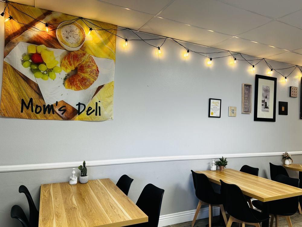 Anaheim - Mom's Deli, Anaheim restaurant