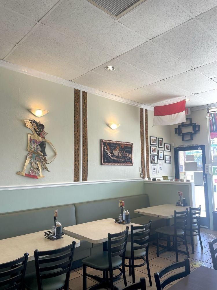 Alhambra - Wayang Restaurant Halal restaurant