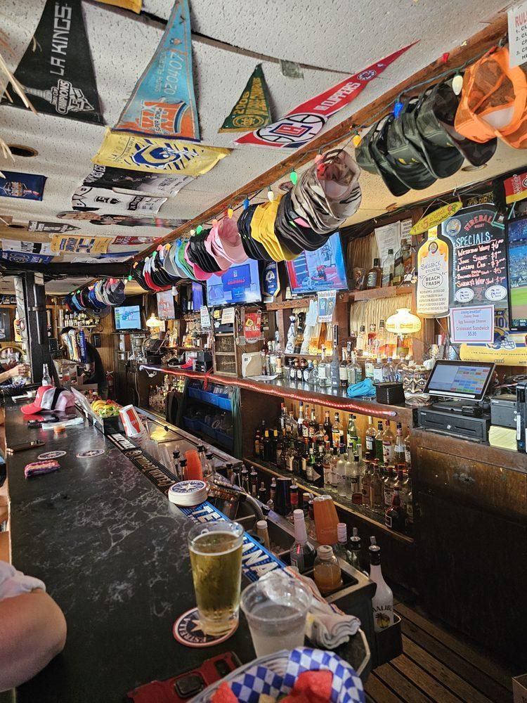 Manhattan Beach - Shellback Tavern restaurant