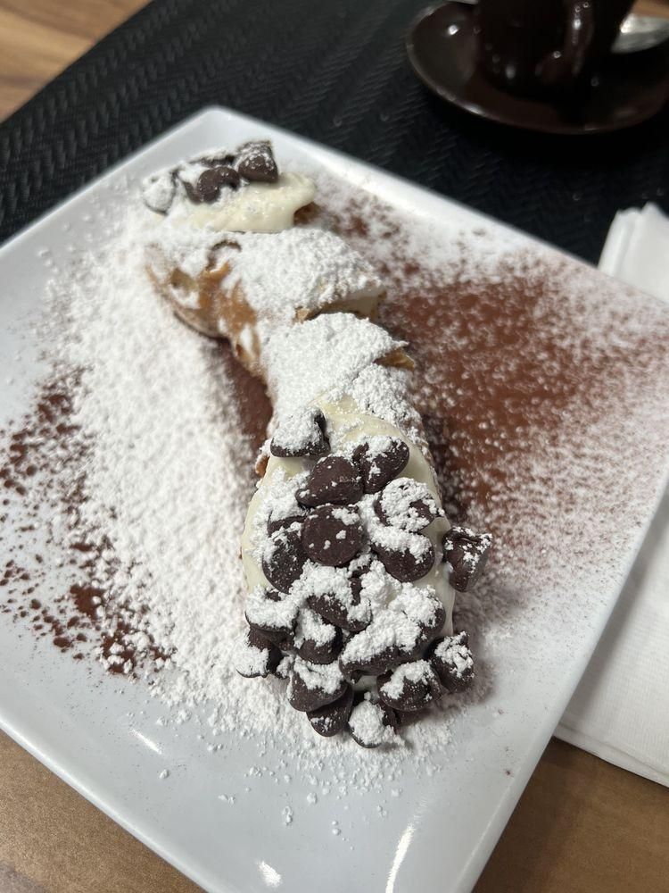 Cannoli dish