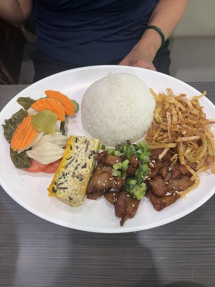 Com Thit Nuong Bi Cha dish