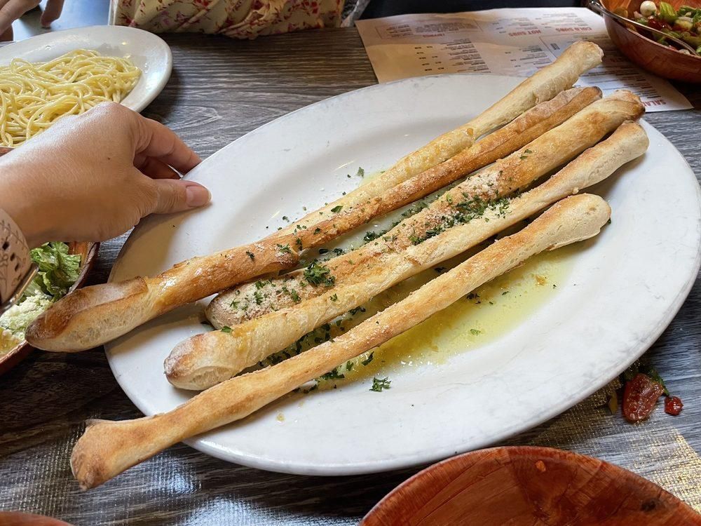 Breadsticks dish