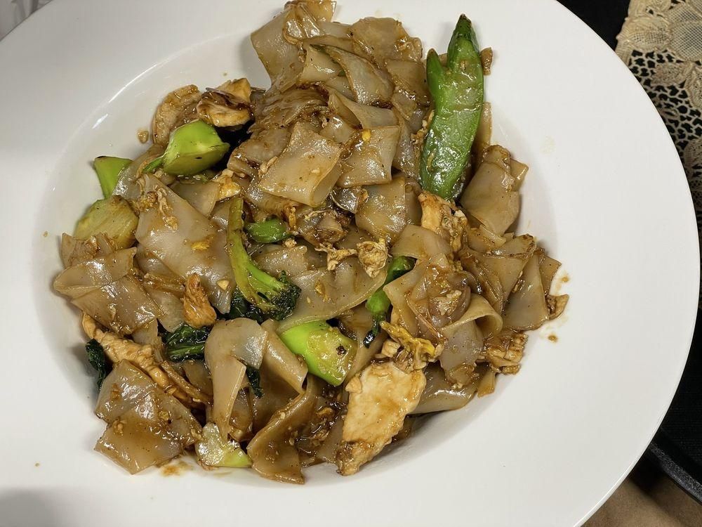 Pad See Ew dish