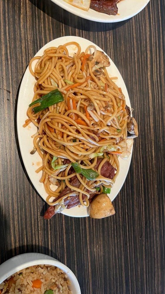 Lo Mein dish