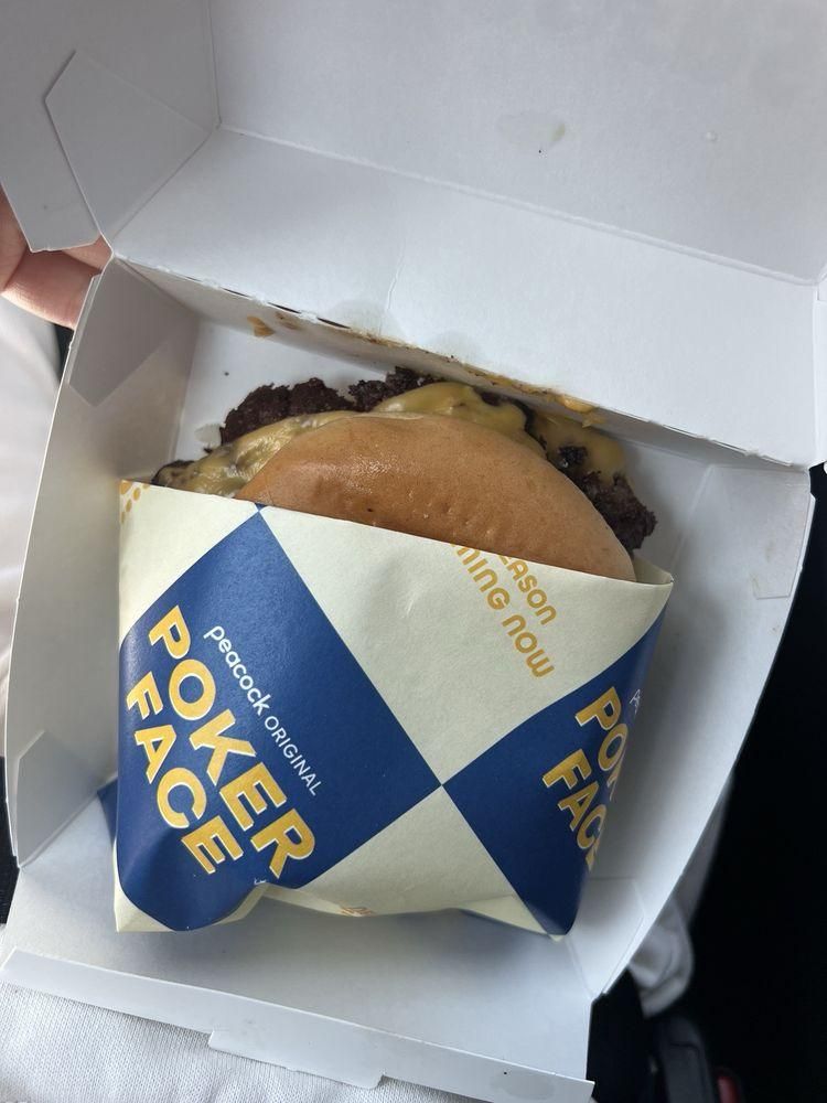 Regular Cheeseburger dish