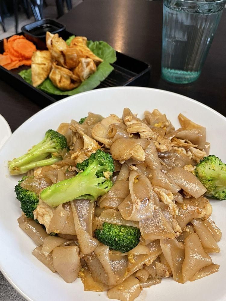 Pad See Ew dish