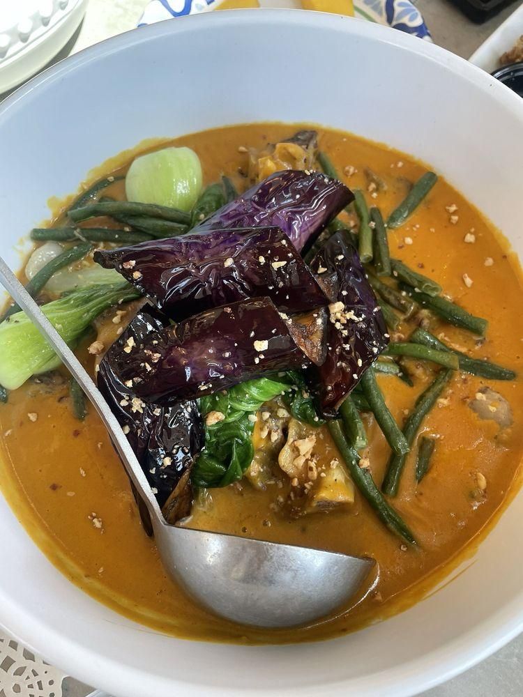 Oxtail Kare-Kare dish