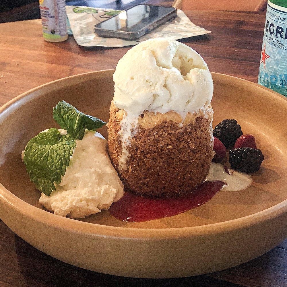 Cakes dish