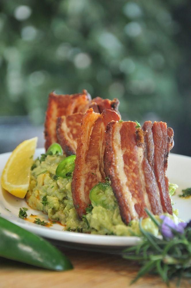 Guacamole Con Puerco dish