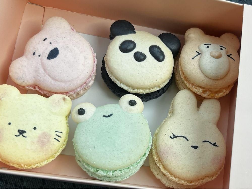 Macarons dish