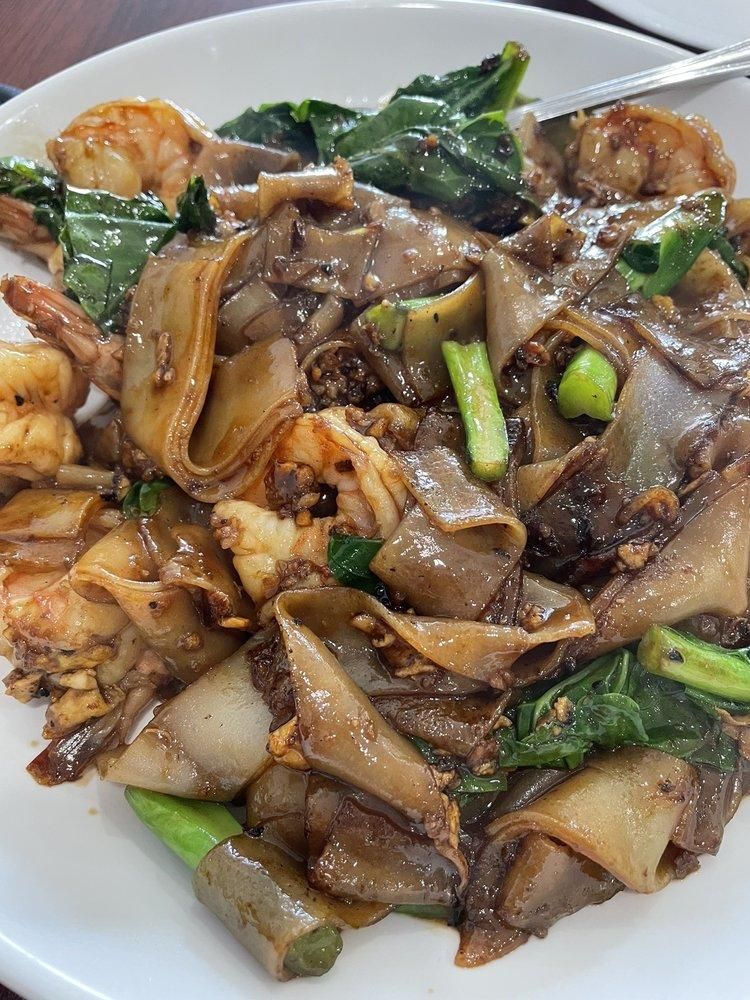 Pad See-Ew dish