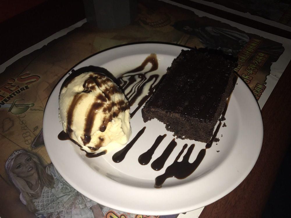 Dessert dish
