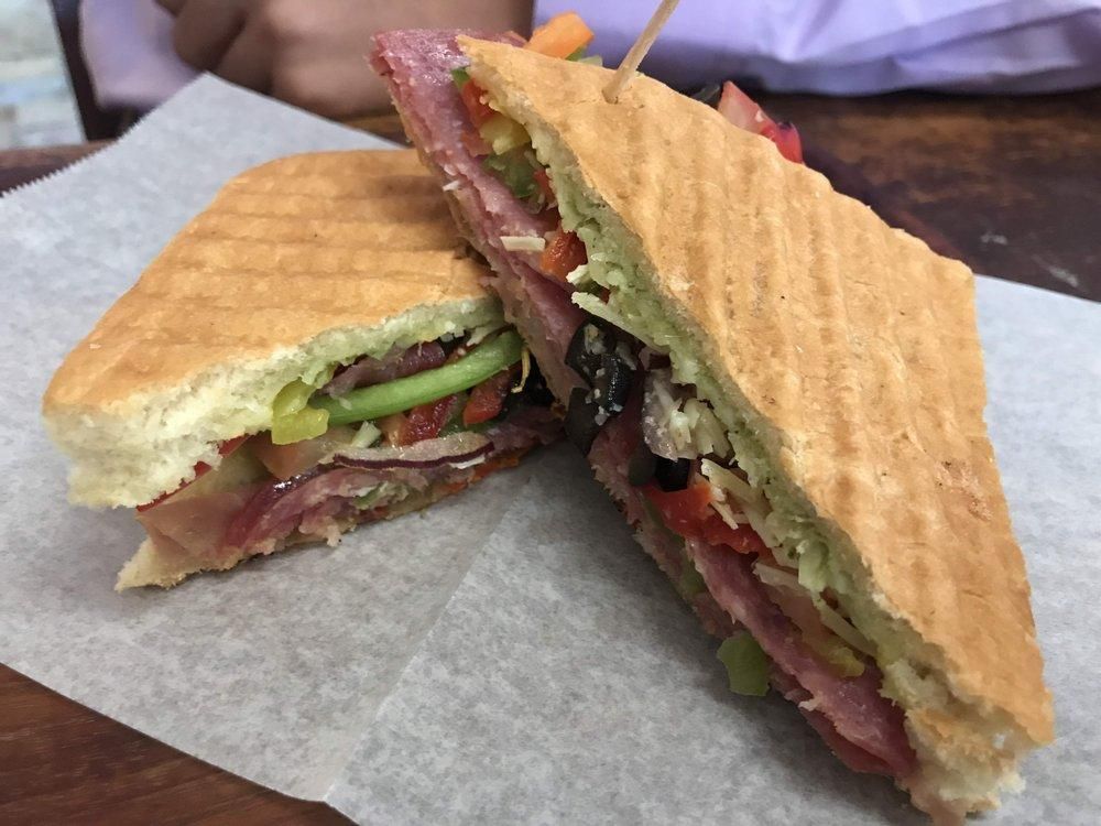Paninis dish