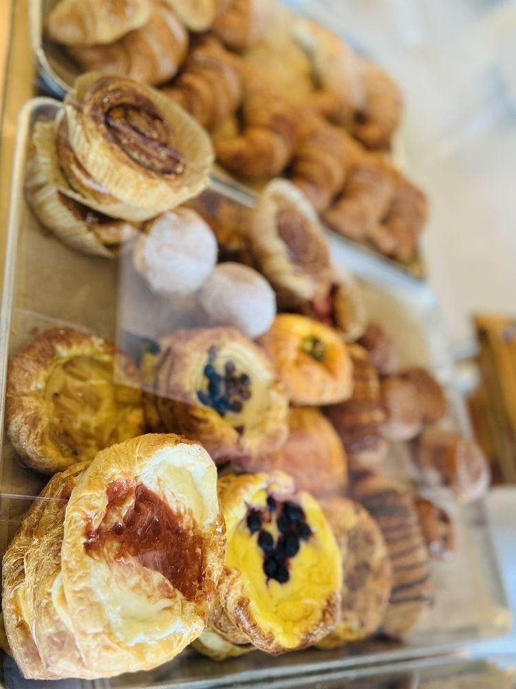 Pastries dish
