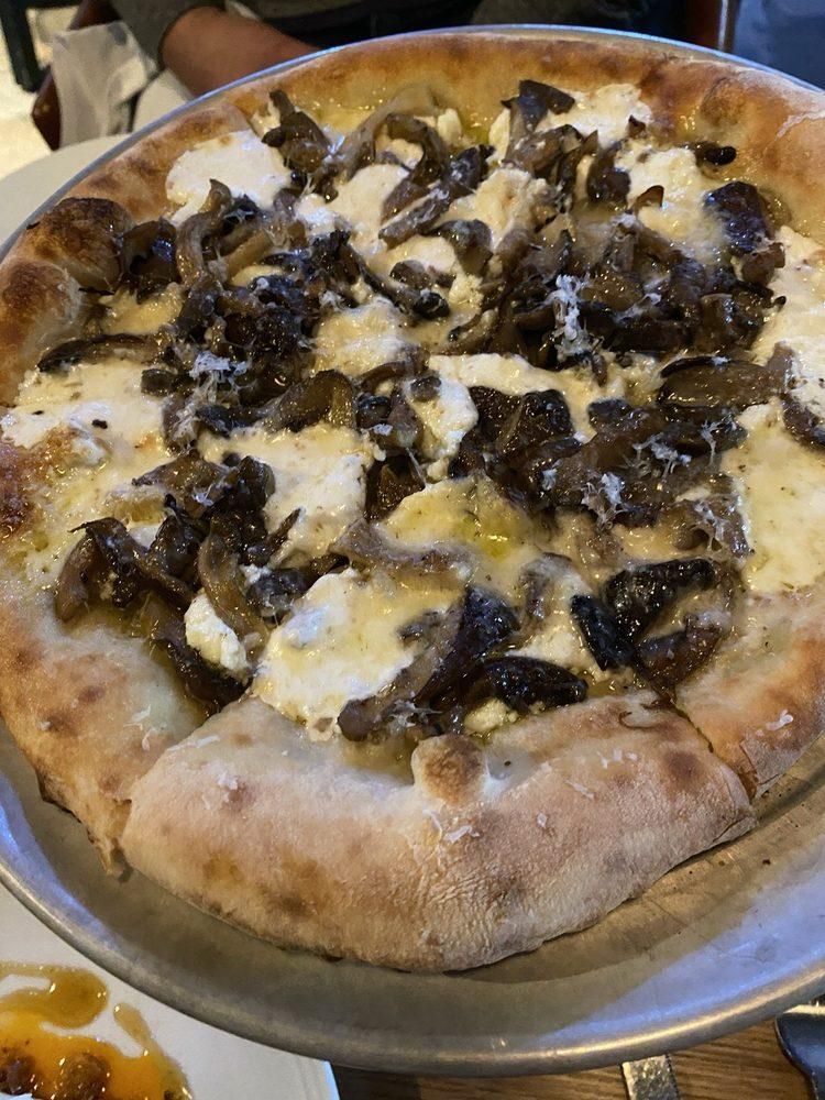 Mushroom Pizza dish