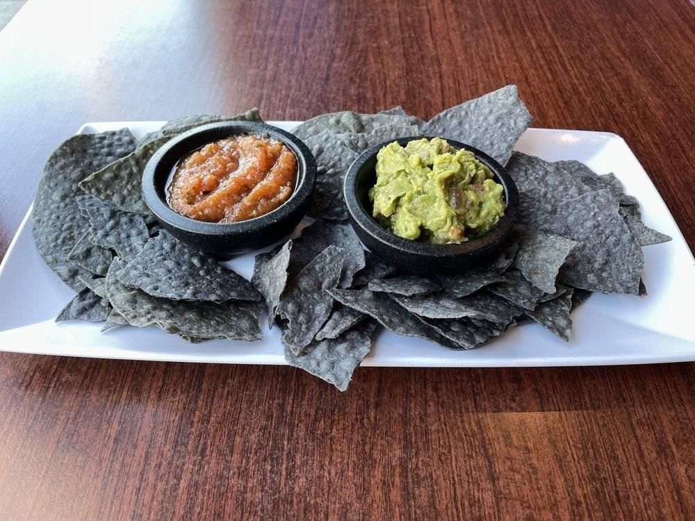 Guacamole dish