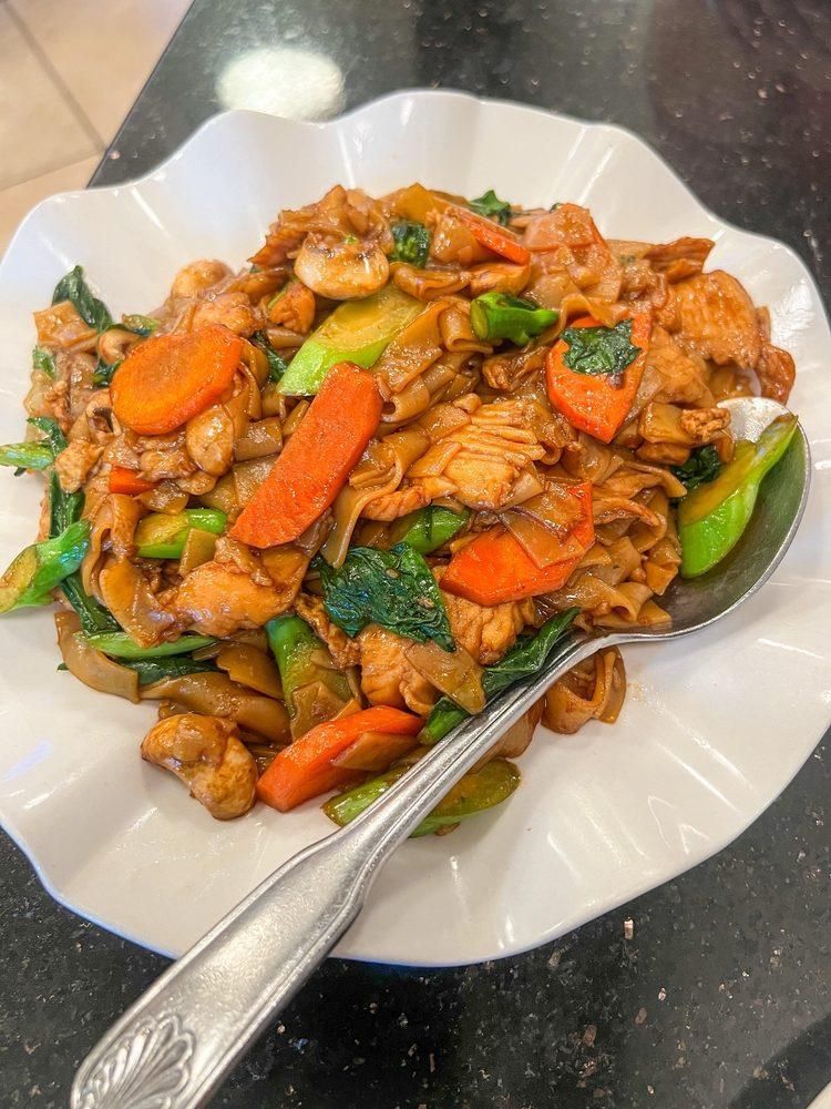 Pad See Ew dish
