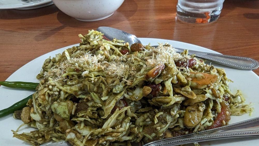 Tea Leaf Salad dish