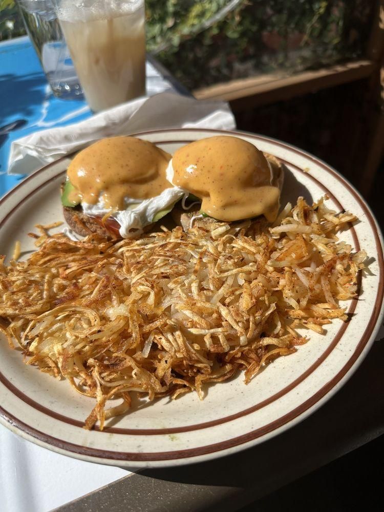 Eggs Benedict dish