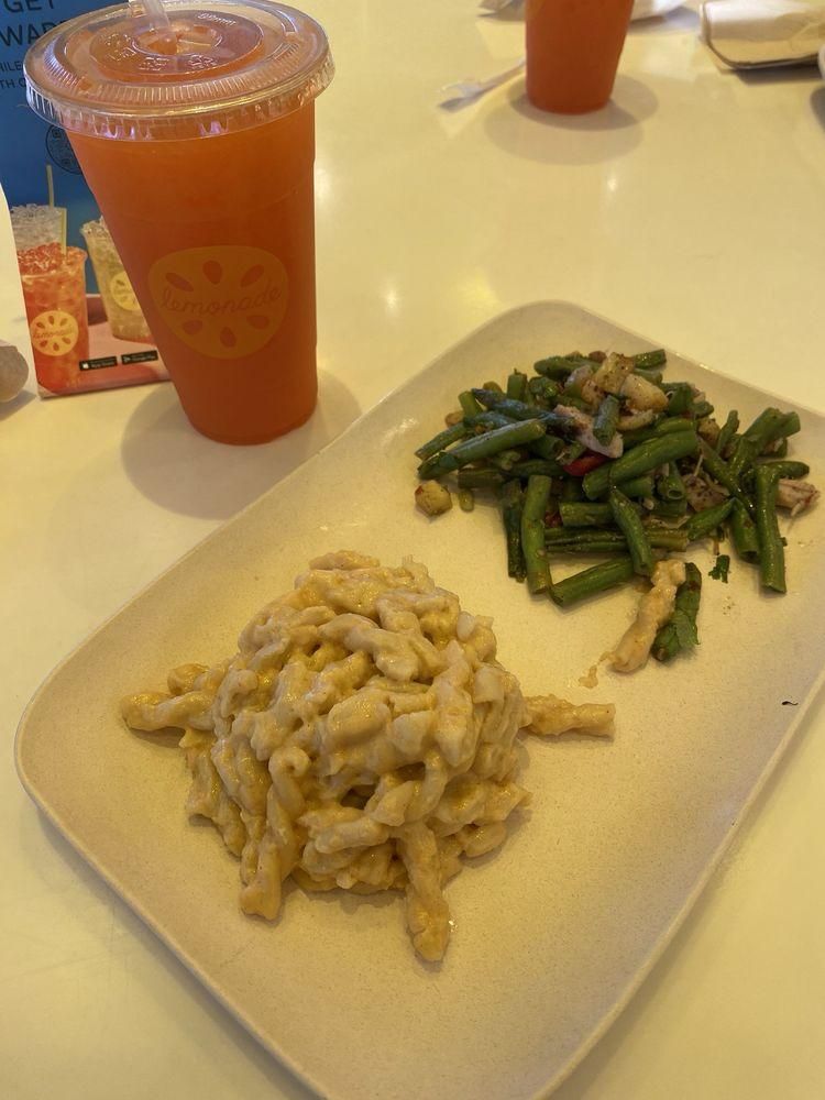 Mac & Cheese dish