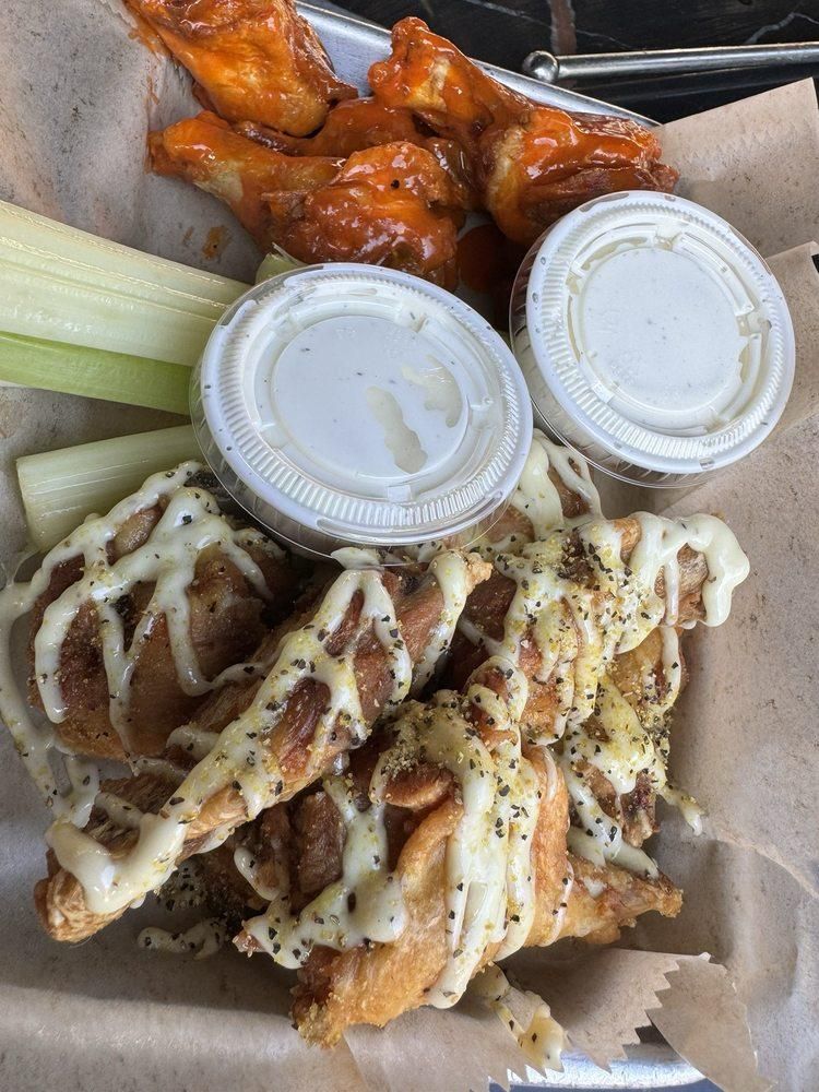 Wings dish
