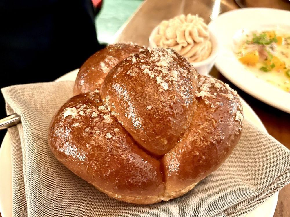 Hippo Rolls dish
