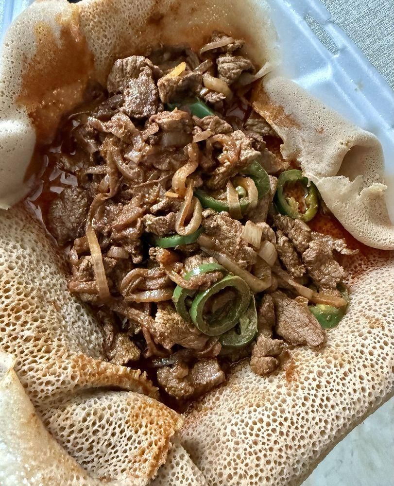 Awaze Tibs dish