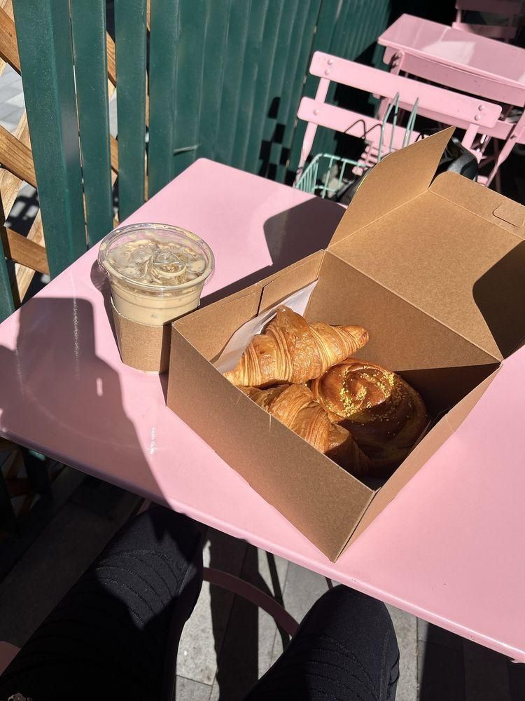 Pastries dish